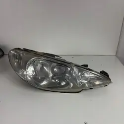 Oikea Etuvalo OEM JPF9628666780 Peugeot 206:lle