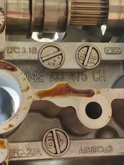 Kamaxelfot OEM 04E103475CH för VW Golf VII
