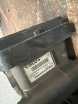 Volvo ABS-venttiili OEM 22225550 FH4:lle - Käytetty