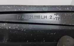 Lokasuojus VW Jetta MK7 OEM 17A821111B - Käytetty