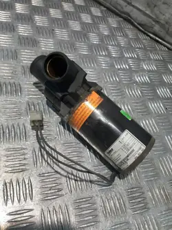 Webasto U4814 Vesipumppu 24V Spheros Valeo Käytetty