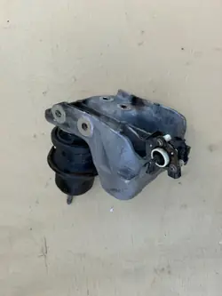 Subaru OE Moottorin Tuki Vasen OEM 09-14R