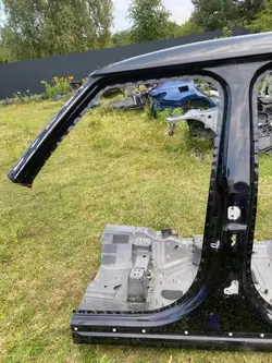 Vasen takalokasuoja Land Rover Defender
