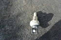 Sensor de Pressão de Óleo Nissan OE OEM CZUJNIK CIŚNIENIA OLEJU SILNIKA NISSAN PATROL 3.0DI