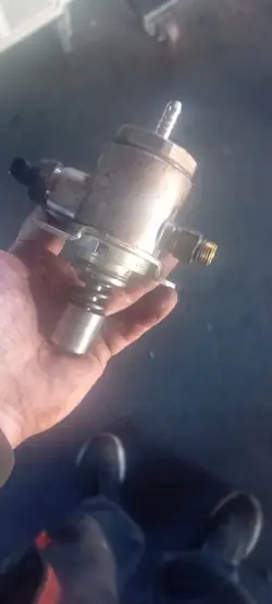 Hochdruckkraftstoffpumpe Audi A4 B8 A5 8T 2.0 TFSI 06J127025C