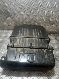 Boîtier de filtre à air Fiat Grande Punto 51773400