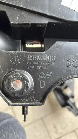 Deslizamento de montagem do capô Renault Twingo III