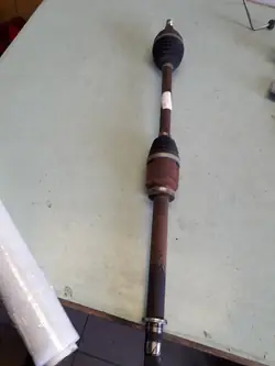 RENAULT MEGANE III Eixo Direito 391001339R