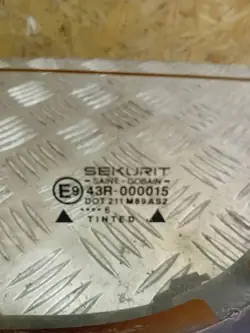 Vitre arrière VW OEM 43R000015 pour Caddy III Fourgon