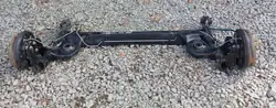 Toyota Yaris IV bakaxelbalk OEM - Begagnad