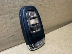 Llave Audi OEM 8T0959754D - Estado Usado