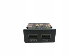 Prise USB OEM 68253158AA pour Dodge Charger VII