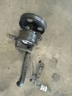 Bomba de direção assistida Renault Megane I, 26077782-rp