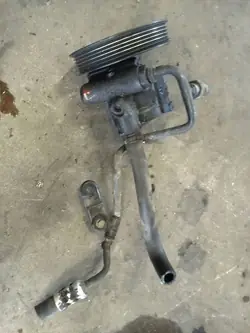 Pompe de direction assistée Renault Megane I, 26077782-rp