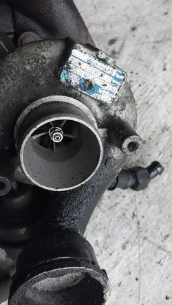 Uudelleenrakennettu turboahtim VW Transporter T5 1.9 TDI