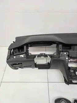 Konsolpanel OEM CQJ199 för VW Passat B8