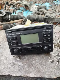 Reproductor de Radio OEM para VW Passat B5 FL - Usado