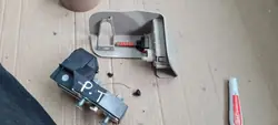 Audi OEM 8E0885880 Achterbank Slot Rechts Achter Zwart