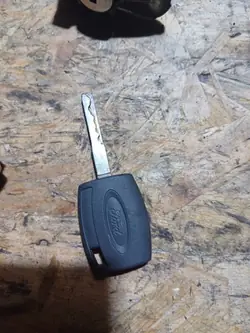 Clé de Verrou de Capot Ford Kuga MK1 OEM lpokmnhyu890