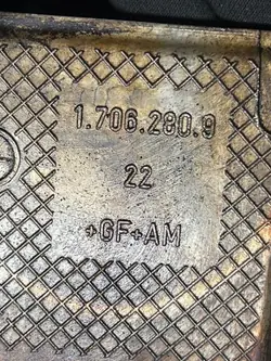 Jakoketjun kansi OEM 1706280 BMW 5:lle