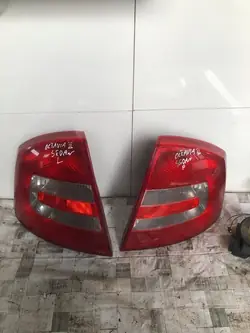 Luces Traseras I+D Skoda Octavia II Sedán DEPO