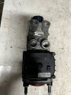 Mercedes Actros MP4 Pneumatiikkaventtiili OEM 261558