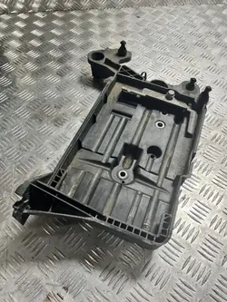 Base de bateria Skoda Octavia III OEM 5Q0915331K