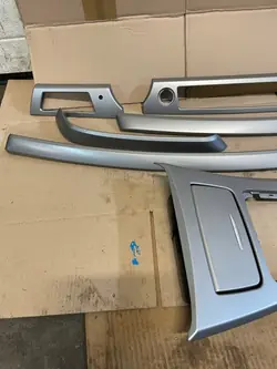 BMW E90 Lyftlist för Tunnelkonsol