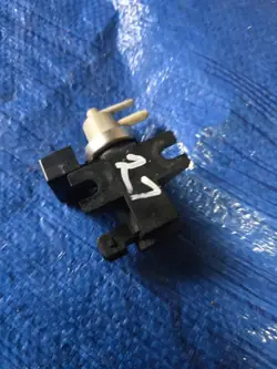 Unterdruckventil / Turbolader-Solenoid OEM 72190329 für Volvo V70 II
