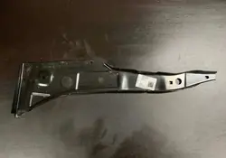 Cinta reforço traseira esquerda VW T5 OEM 7H0 814297D