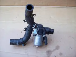 Válvula de agua Mercedes OEM A6512000431 - Usada