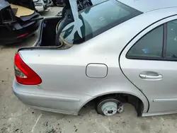 Mercedes W211 Oikea takalokasuoja OEM C775