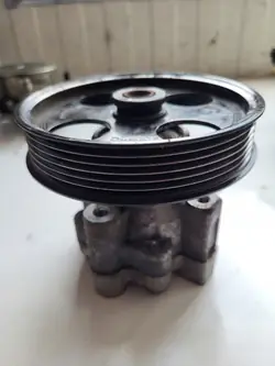 Pompe de direction Opel Insignia 13309836