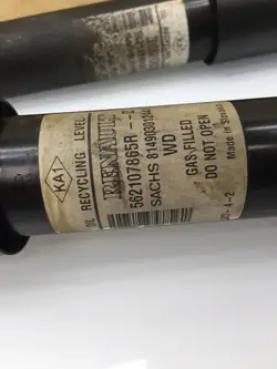 Amortisseurs Arrière DACIA DOKKER Ensemble OEM 562107865R 001