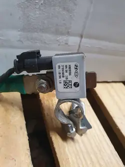 Miinusnapa-klipsi OEM 37180D4500 Kia Optimalla