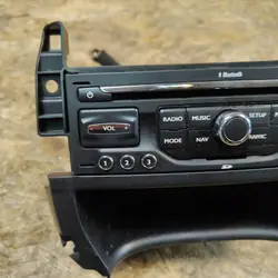 OEM 98058929XT Panneau Radio Peugeot 5008 2011