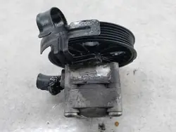 Pompe de direction OEM 9485757 pour Volvo V70 II
