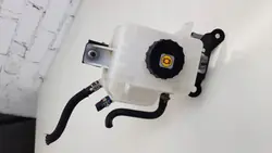 Réservoir liquide frein Toyota RAV4 OEM ESP2656