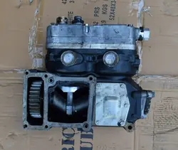 Compresseur d'air MAN D38 à deux cylindres