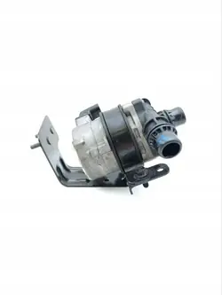 Vattenpump Chrysler Pacifica 2021 68237837AA