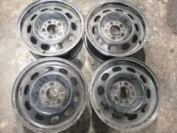 Suporte de amortecedor dianteiro direito BMW 6787929 - Usado