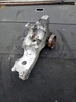 OEM 06D903141G Generatorfäste för Audi A4 B7 1.8T