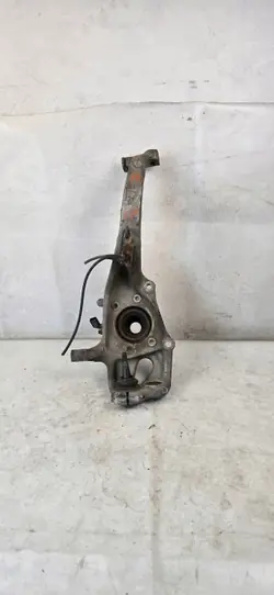Höger framstyrknä OEM R8K0407258L