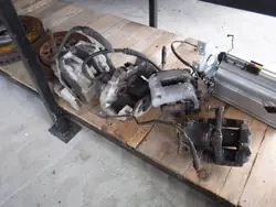 Bromsokar & skivor R32 3,2 vr6 - Begagnad