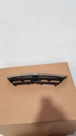 Grelha ventilação dianteira Suzuki Liana OEM 7211254G00