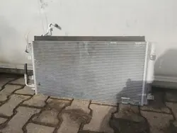 Condensador AC Renault OE 921000294R Usado