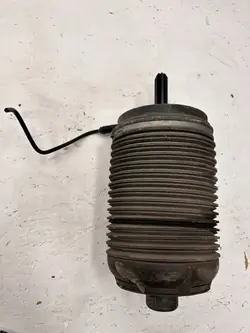 Porsche Macan II Lift 2023 Taka-Akselin Ilmatyyny 95B616001G
