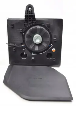 BMW OEM 2622887 Subwoofer i4 G26:lle - Käytetty