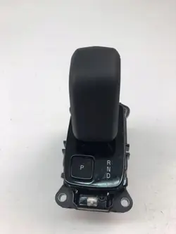 Pommeau de levier Volvo XC40 OEM P32335827 Occasion