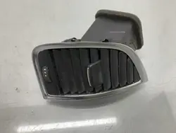 Grelha de ventilação dianteira direita OEM 4L0820902 Audi Q7